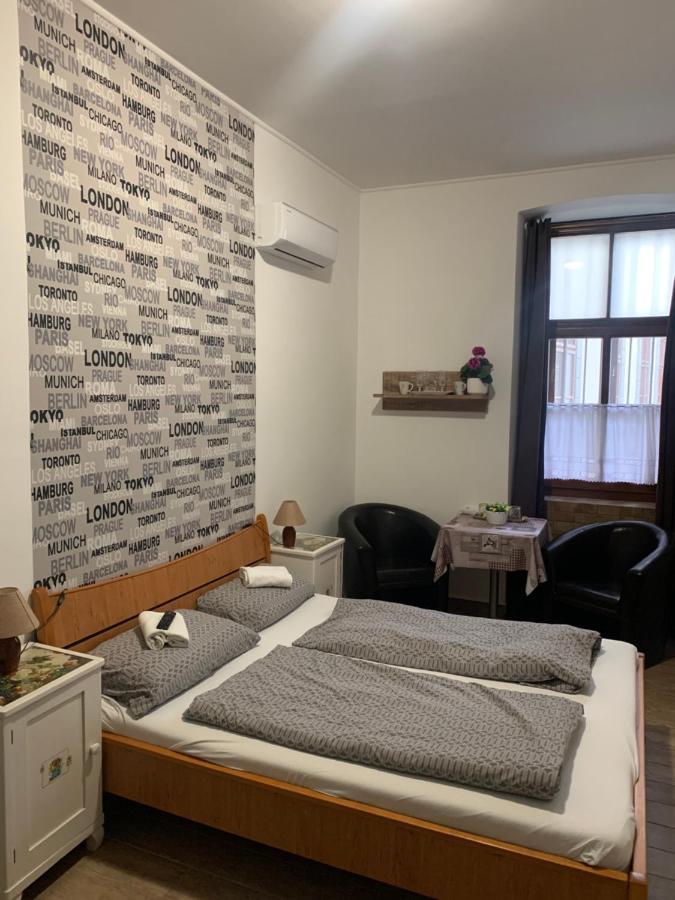 Anna Apartman Papa Exterior photo